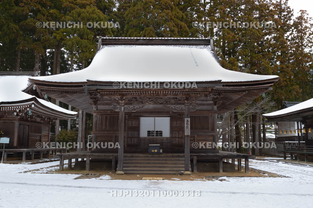 和歌山県　雪の高野山　壇上伽藍の准胝堂