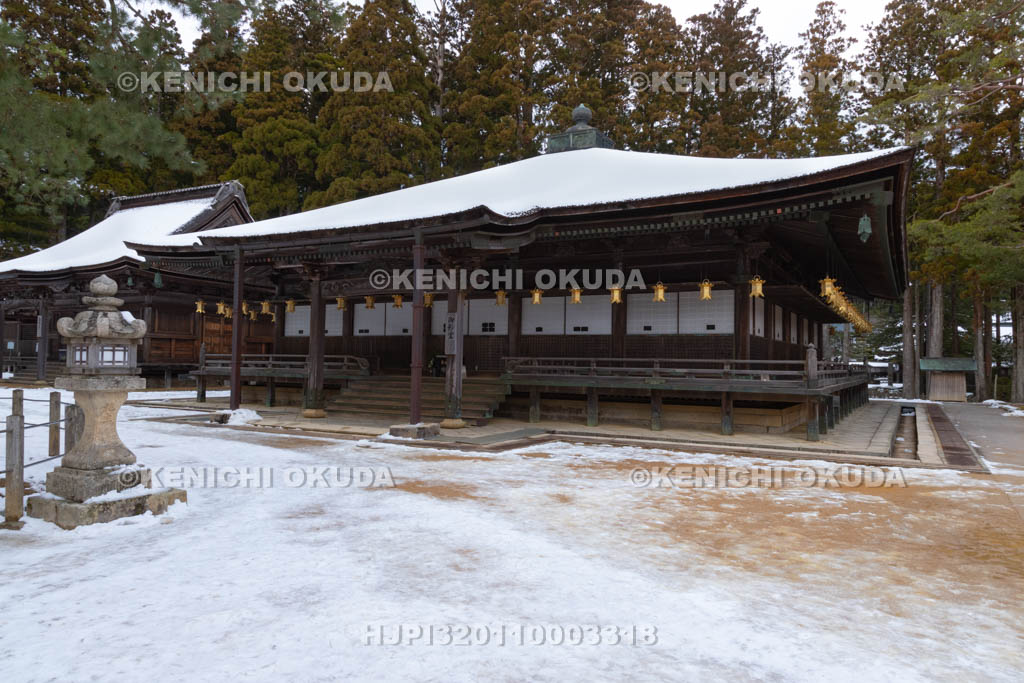 和歌山県　雪の高野山　壇上伽藍の御影堂