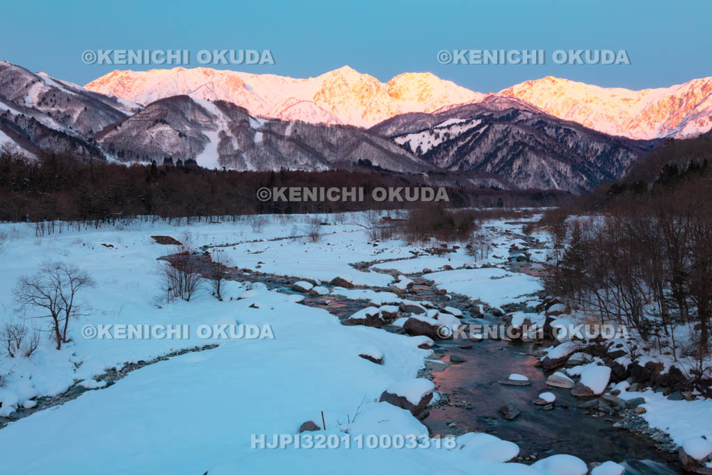 長野県　白馬大橋から望む白馬三山