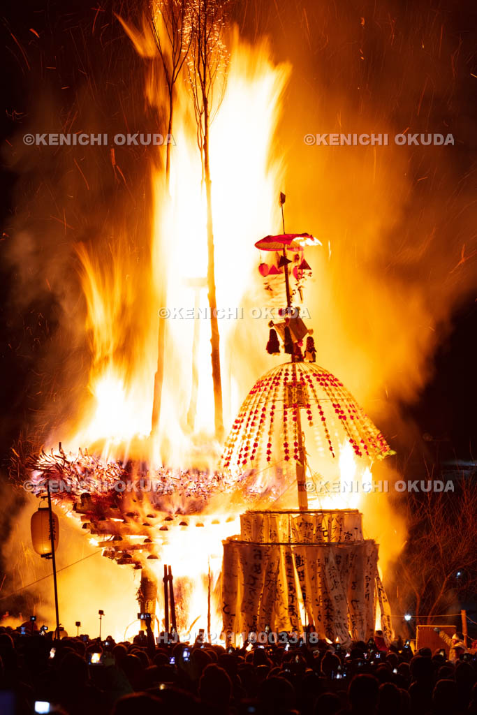 長野県　野沢温泉の道祖神祭り