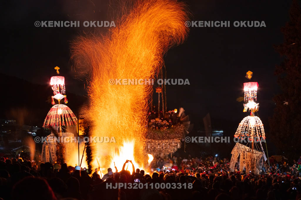 長野県 野沢温泉の道祖神祭り