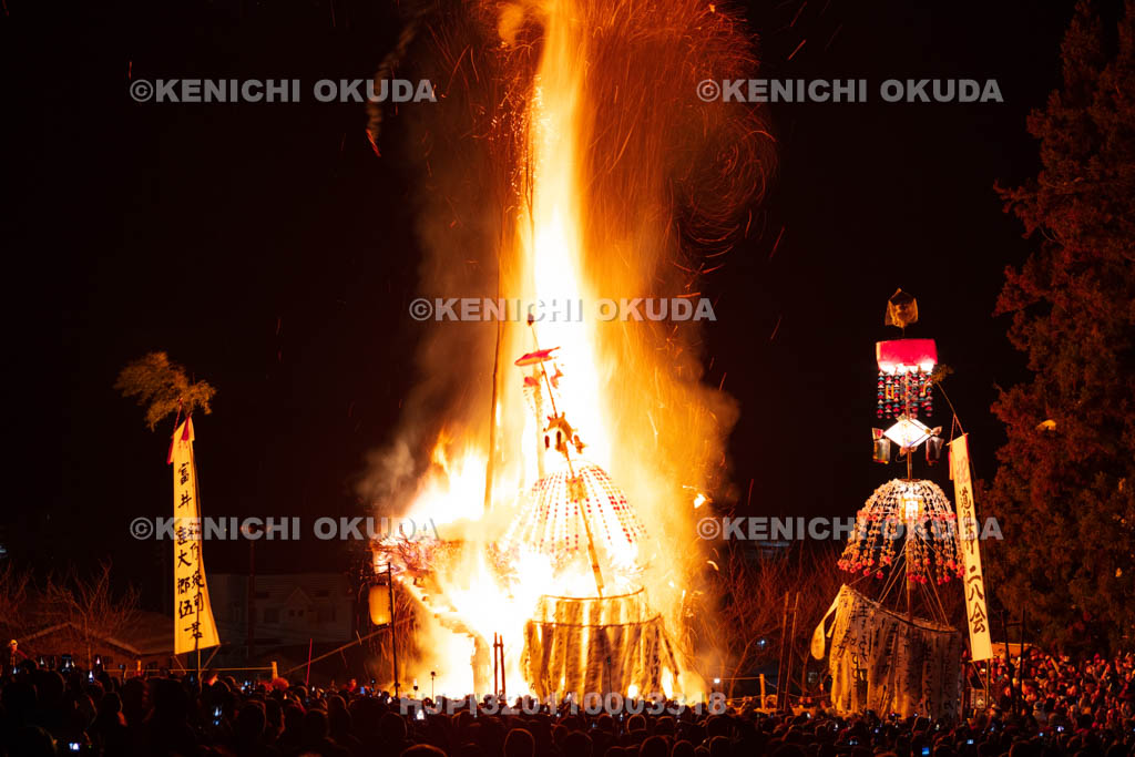 長野県　野沢温泉の道祖神祭り