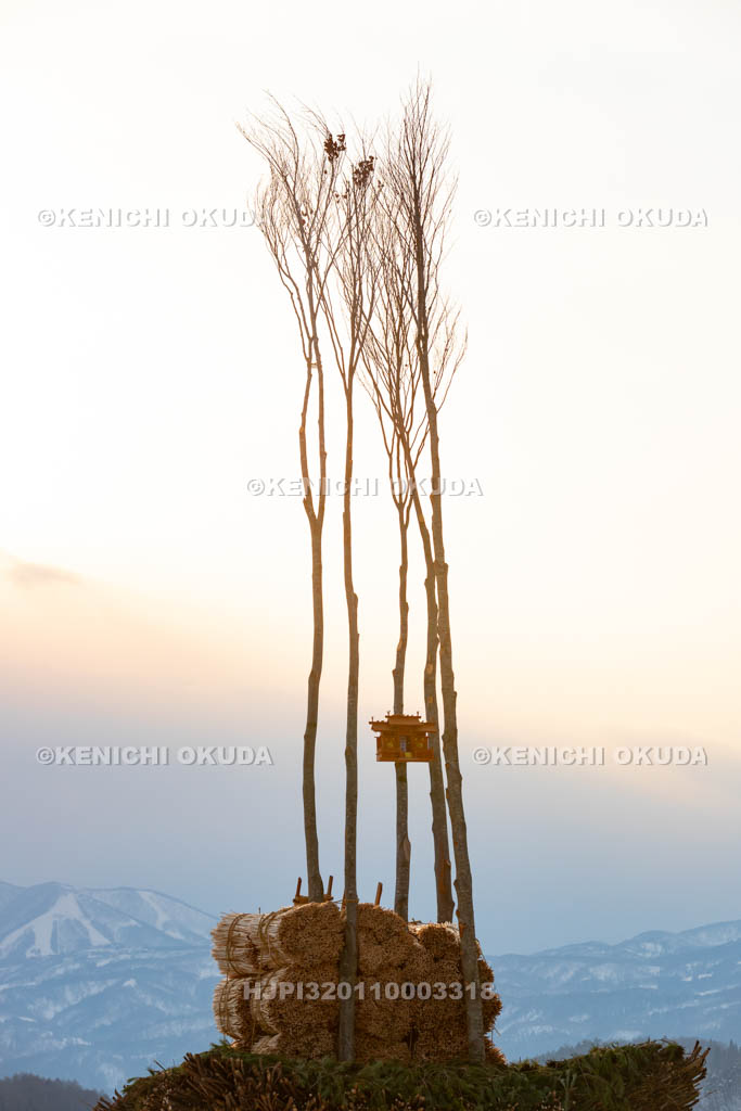 長野県　野沢温泉の道祖神祭り　社殿
