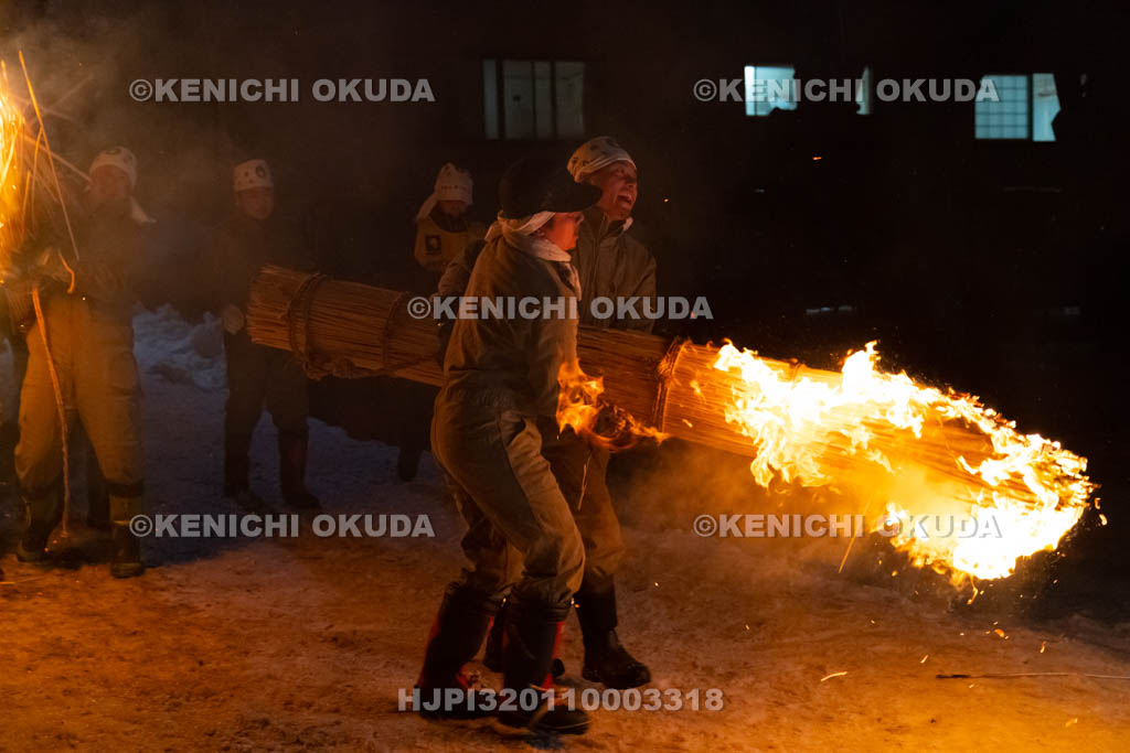 長野県　野沢温泉の道祖神祭り