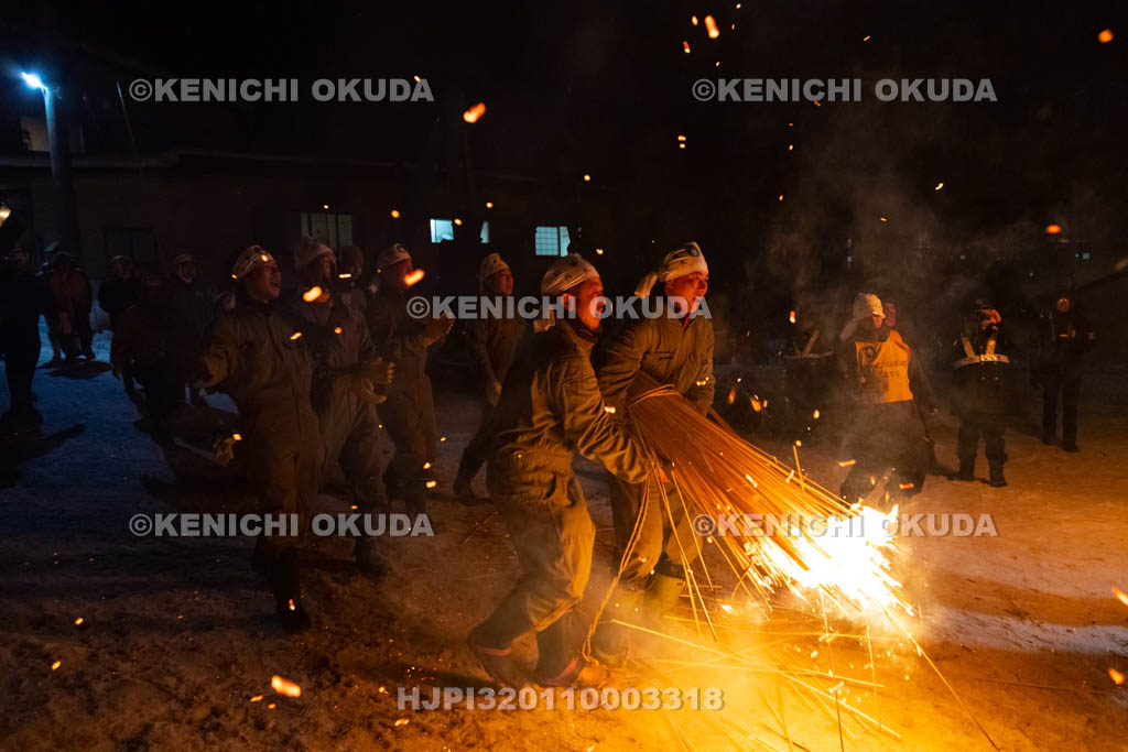 長野県　野沢温泉の道祖神祭り