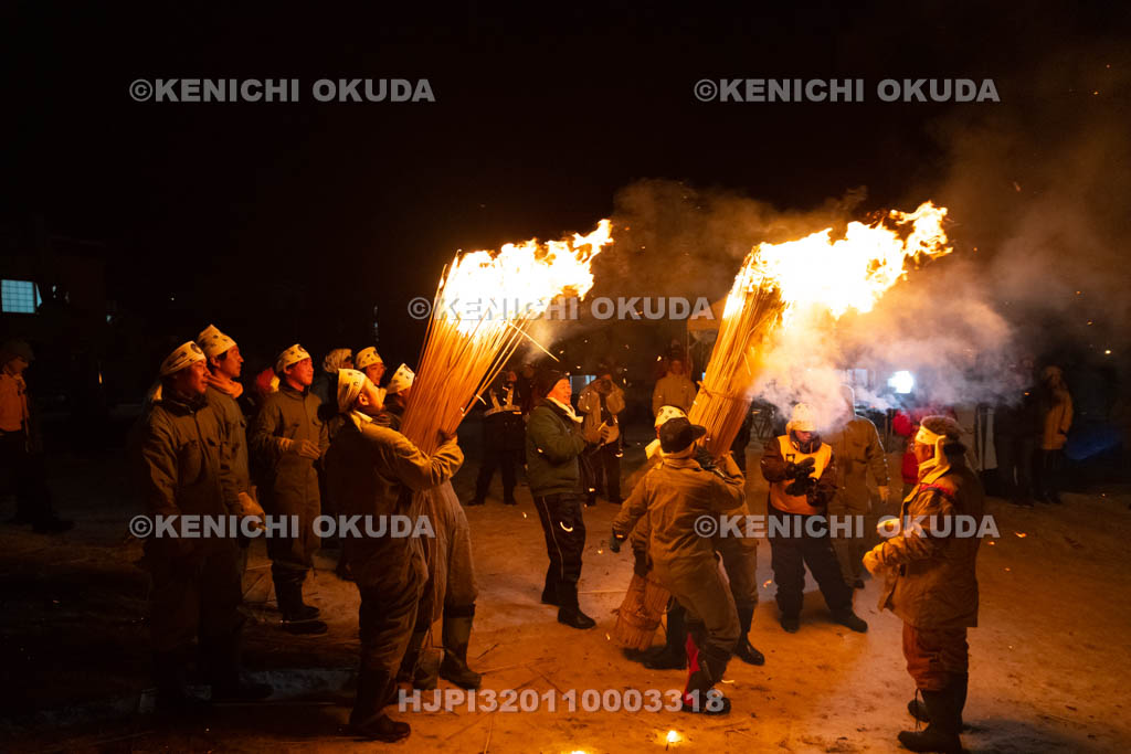 長野県　野沢温泉の道祖神祭り