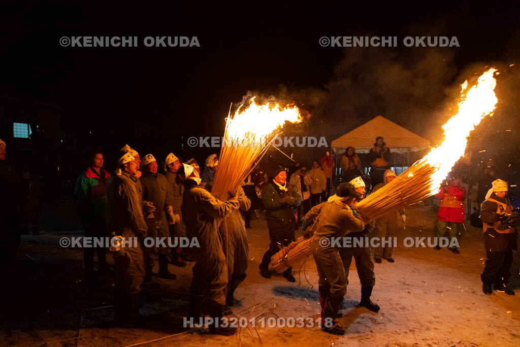 長野県　野沢温泉の道祖神祭り