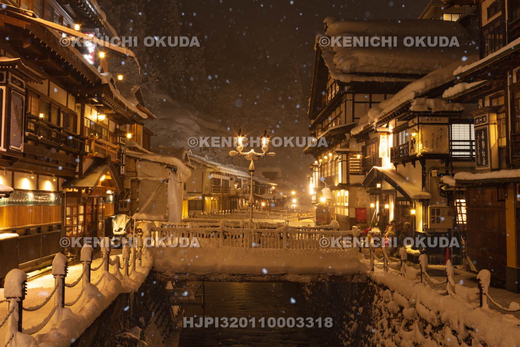 山形県　雪の銀山温泉