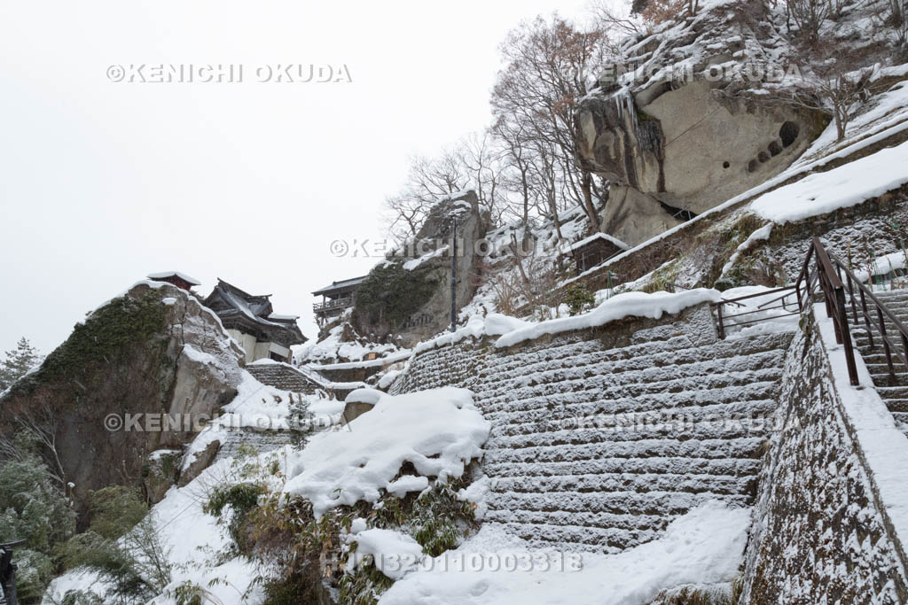 山形県　雪の山寺　開山堂他