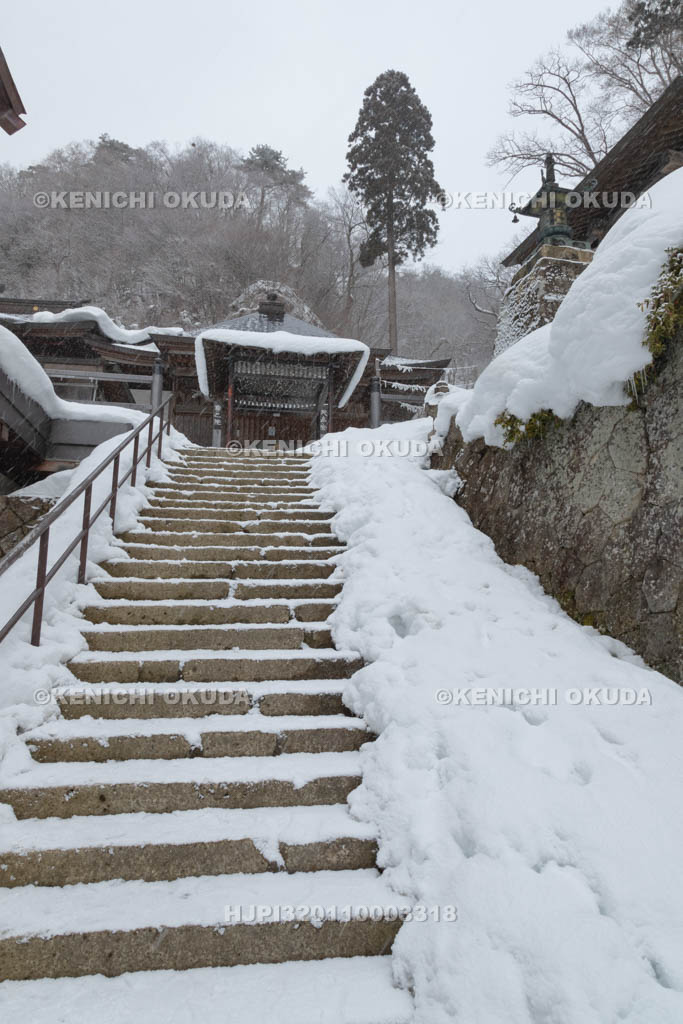 山形県　雪の山寺　奥之院