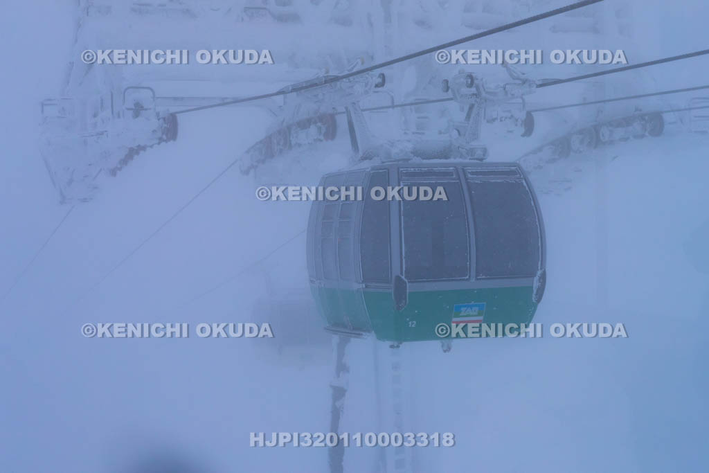 山形県　豪雪の蔵王ロープウェイ