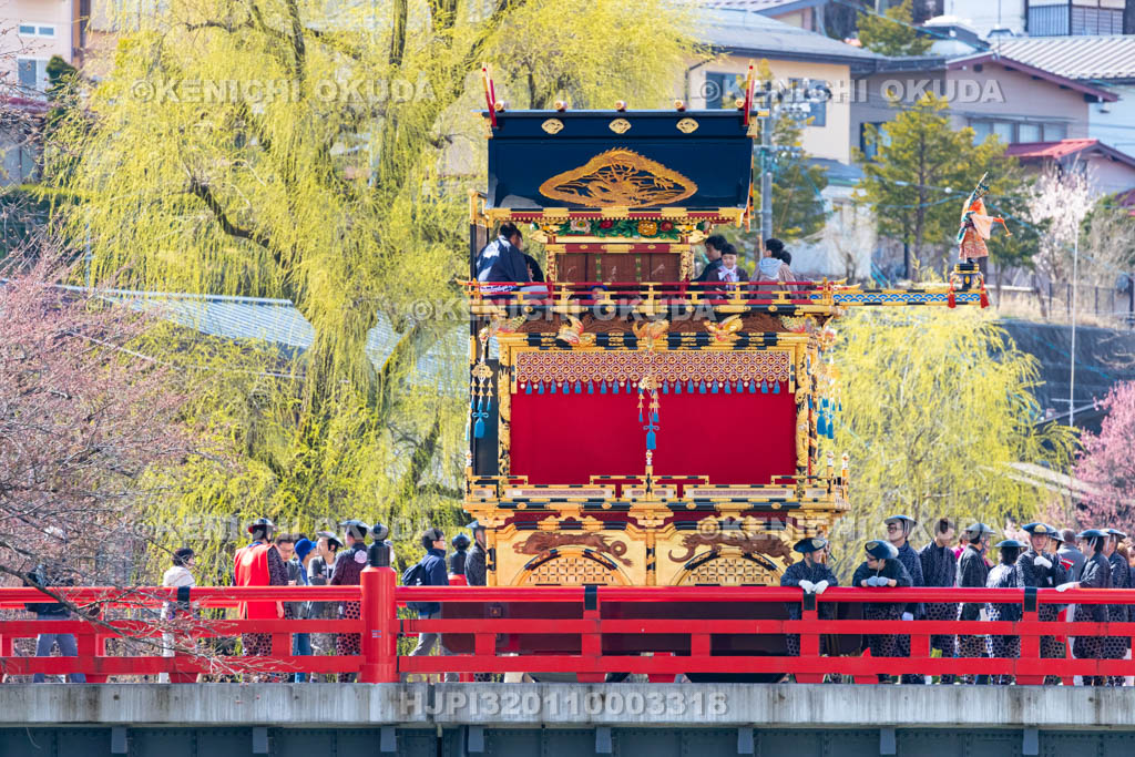岐阜県　春の高山祭　中橋と龍神台
