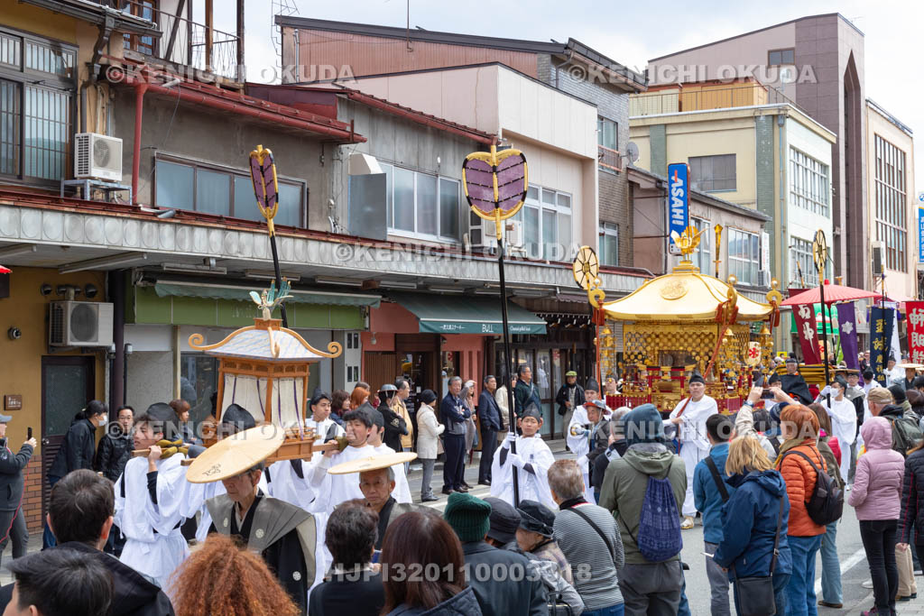 岐阜県　春の高山祭　巡幸行列