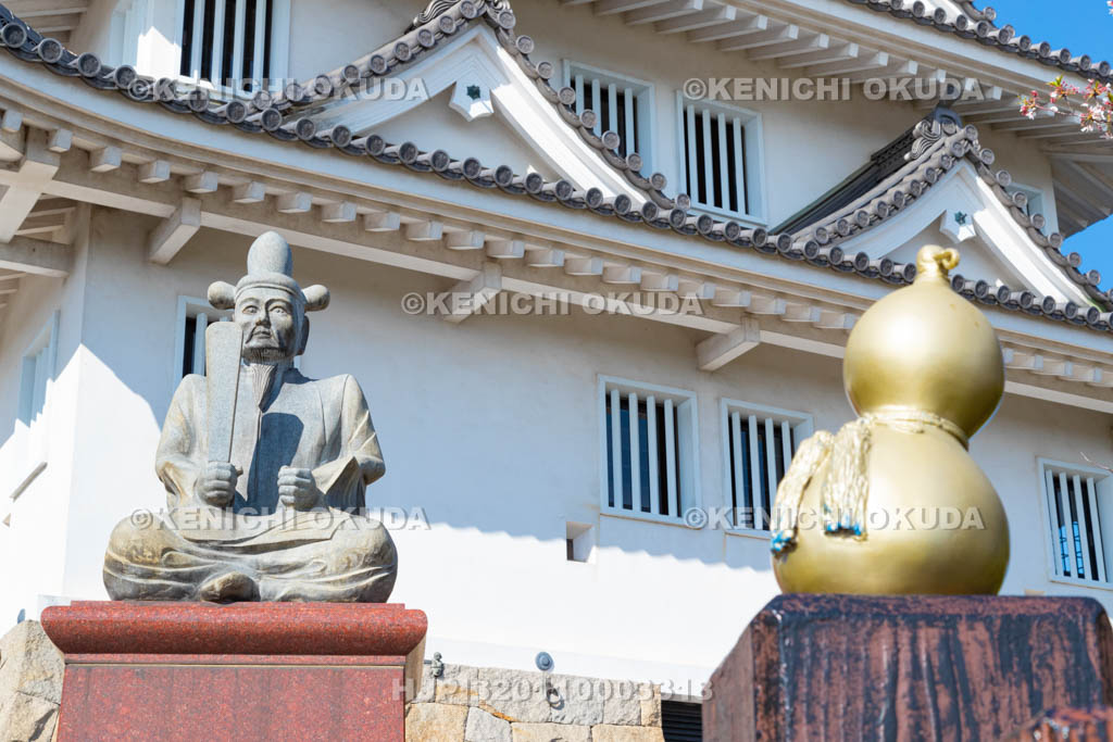 岐阜県　墨俣城　木下藤吉郎秀吉の像と千成びょうたん