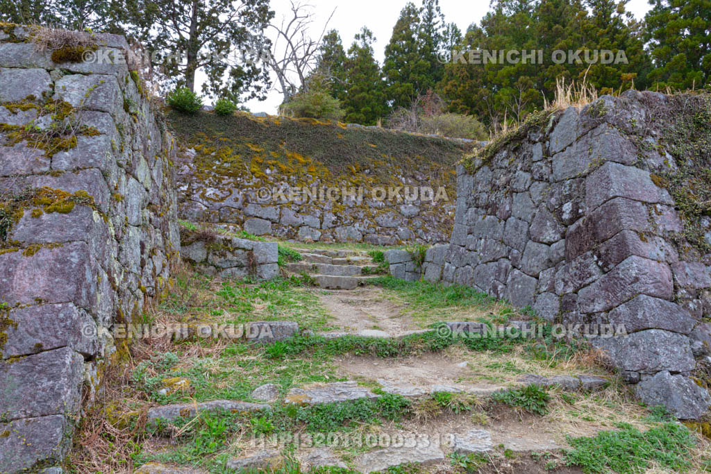 岐阜県　岩村城　長局埋門