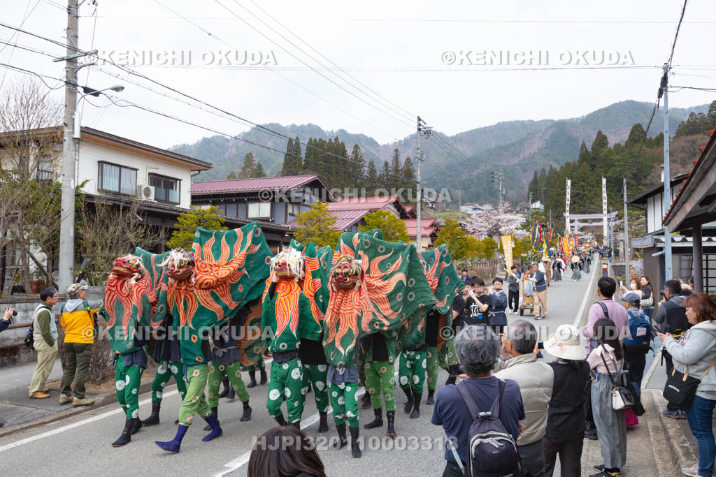 岐阜県　古川祭　神輿行列　獅子舞　