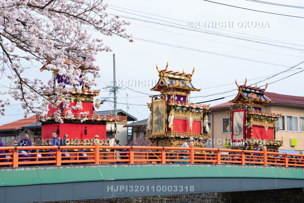 岐阜県　古川祭　今宮橋と屋台
