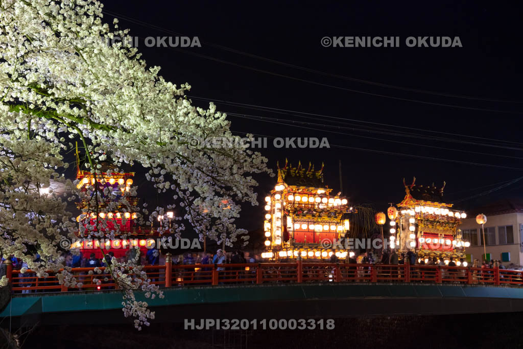 岐阜県　古川祭　今宮橋の屋台曳き揃え