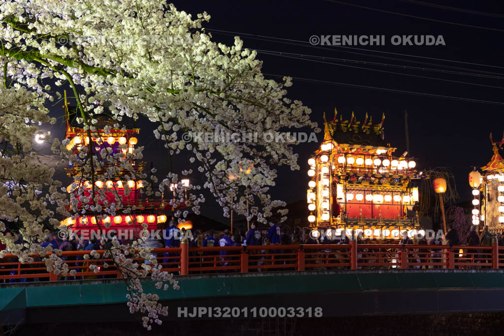 岐阜県　古川祭　今宮橋の屋台曳き揃え