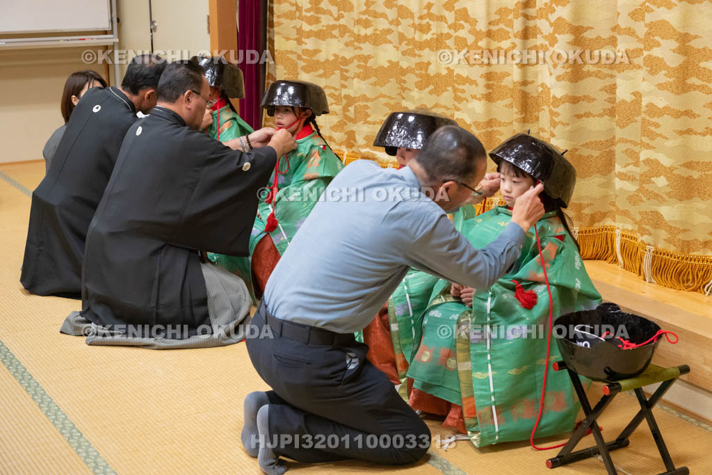 滋賀県　鍋冠祭　鍋冠乙女