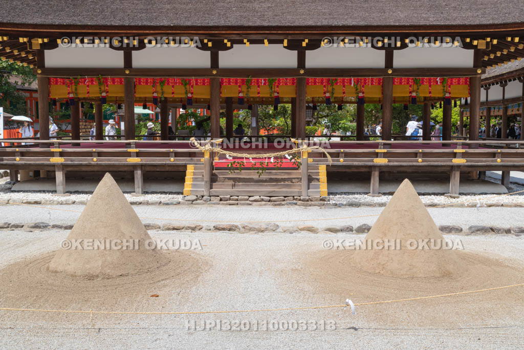 京都府　上賀茂神社　細殿と立砂
