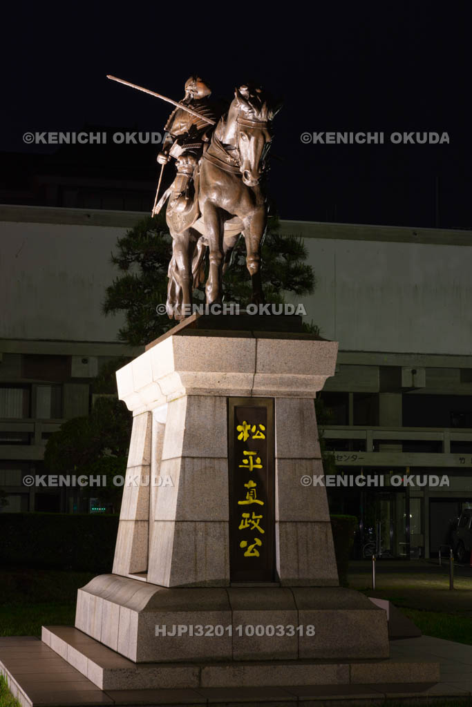島根県　島根県庁前の松平直政公騎馬像