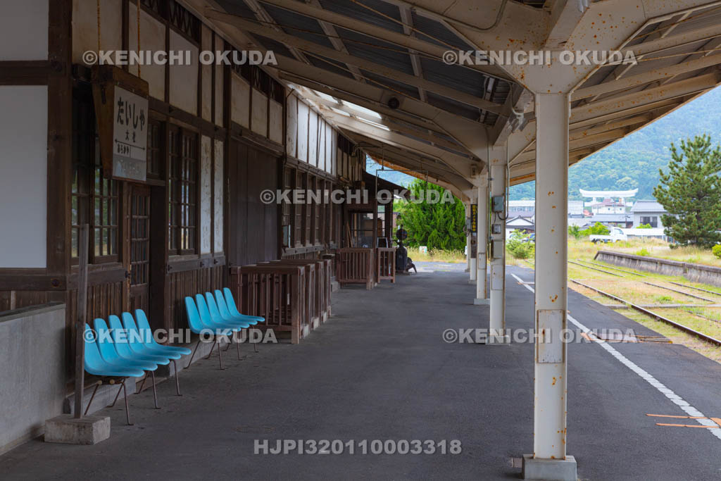 島根県　旧大社駅のホーム