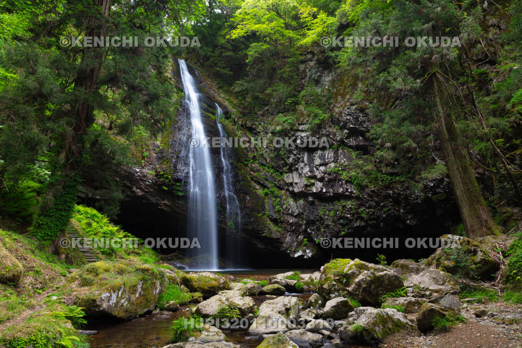島根県　龍頭ヶ滝　雄滝