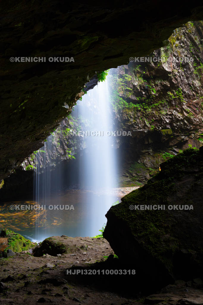 島根県　龍頭ヶ滝　雄滝