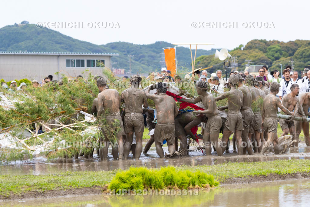三重県　磯部の御神田