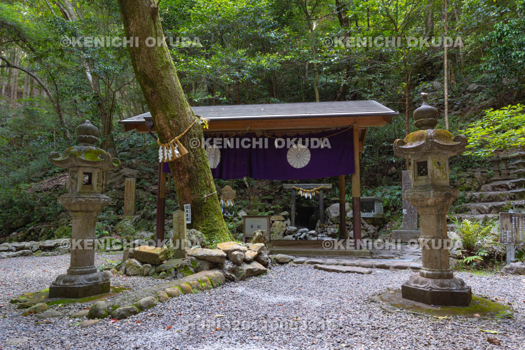 三重県　天の岩戸　恵利原の水穴