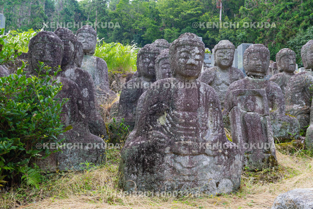 滋賀県　鵜川四十八体石仏群