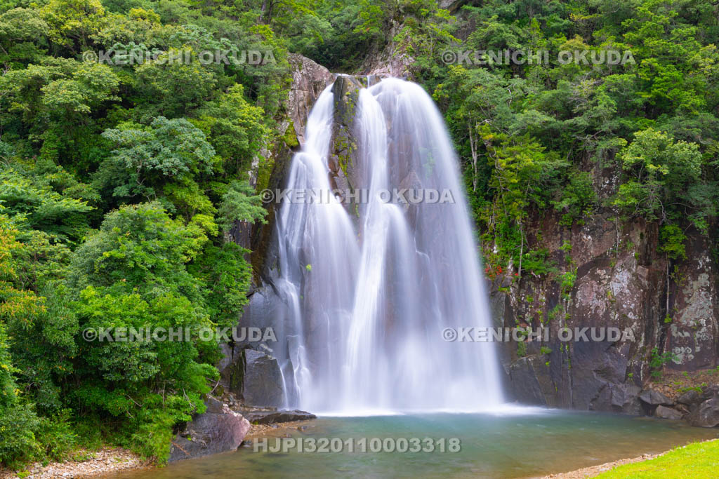 三重県　飛雪の滝