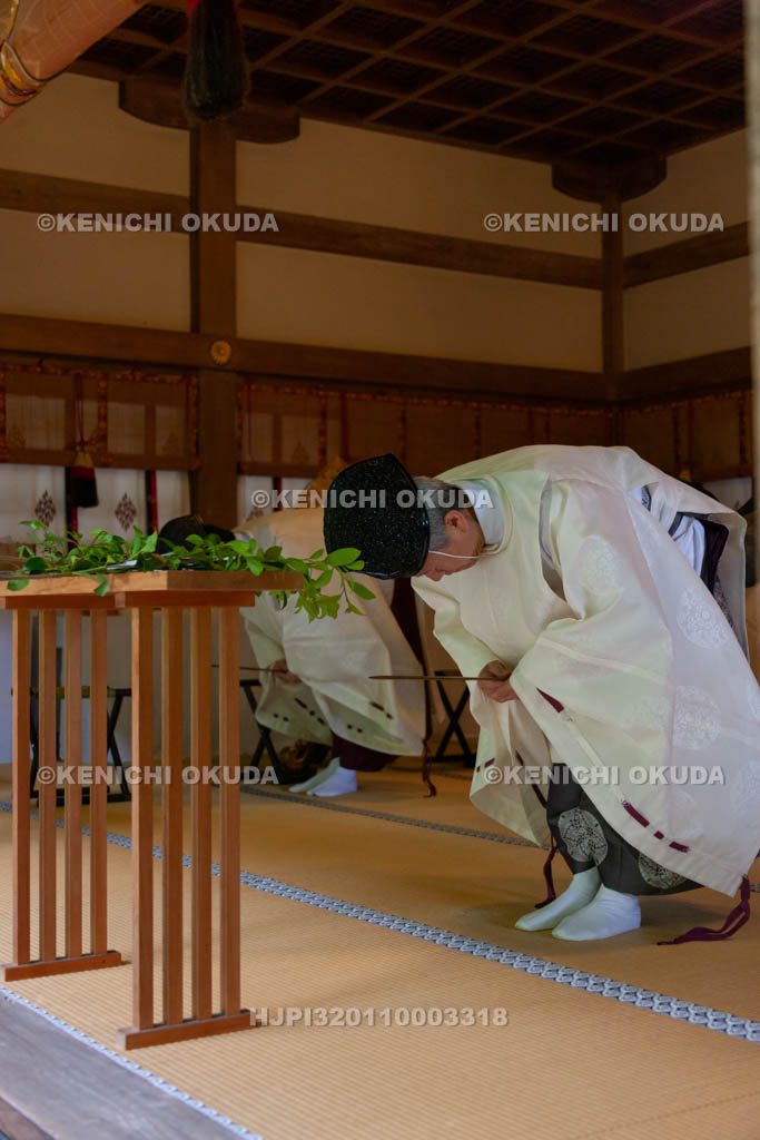 大阪府　枚岡神社　宮司一拝