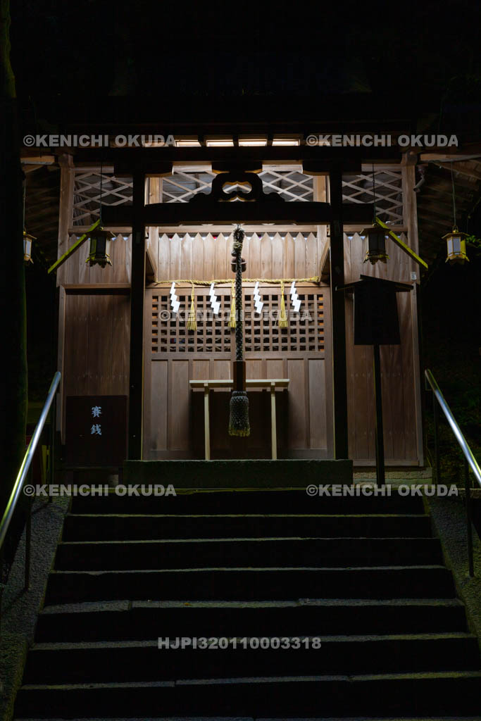 大阪府　夜の枚岡神社　摂社　若宮社