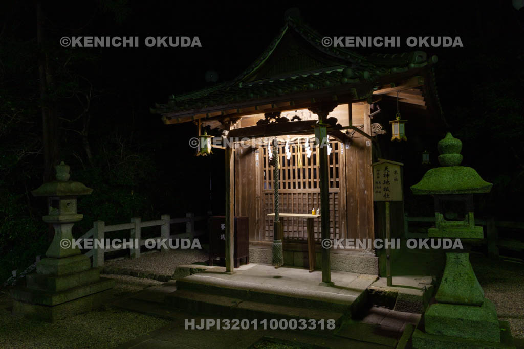 大阪府　夜の枚岡神社　末社　天神地祇社
