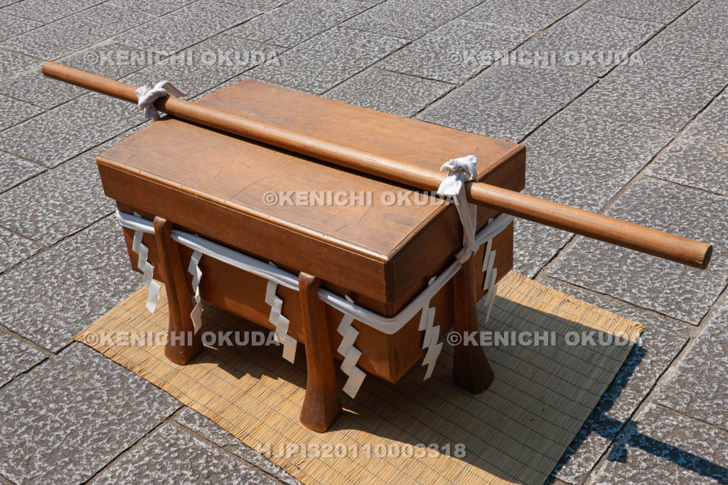 大阪府　枚岡神社　唐櫃