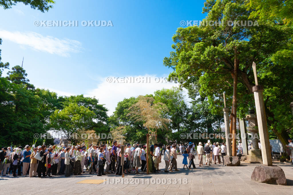 大阪府　枚岡神社　夏越大祓　茅の輪くぐり