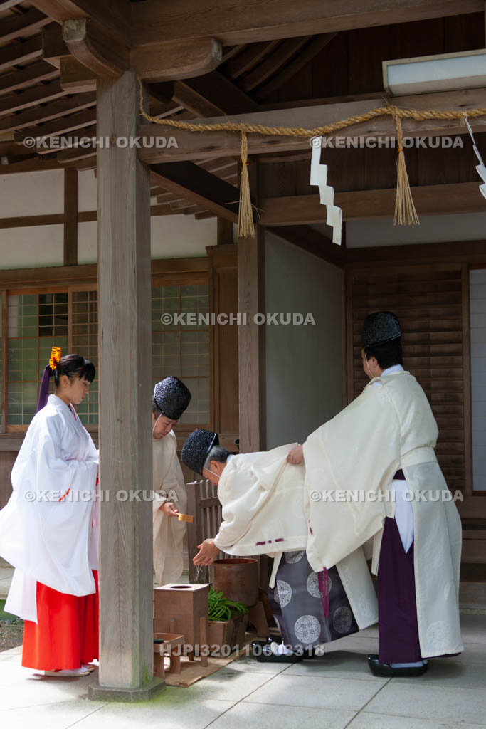 大阪府　枚岡神社　手水の儀