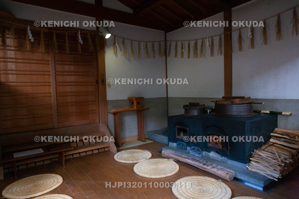大阪府　枚岡神社　神饌所（御釜殿）