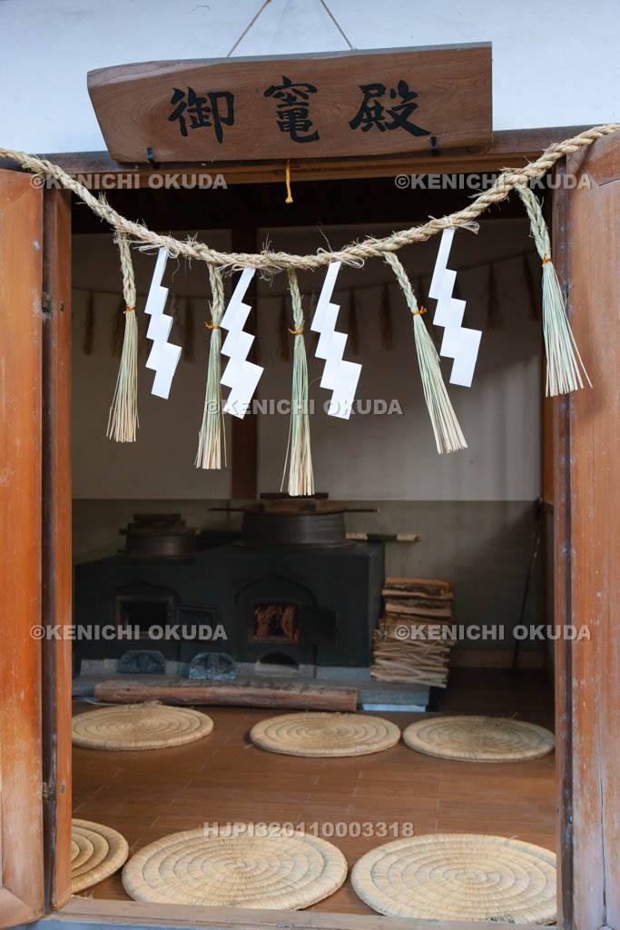 大阪府　枚岡神社　神饌所（御釜殿）