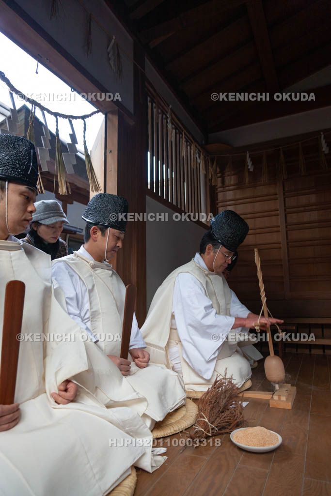大阪府　枚岡神社　粥占神事
