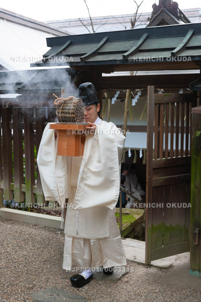 大阪府　枚岡神社　粥占神事