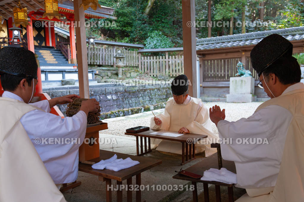 大阪府　枚岡神社　粥占神事