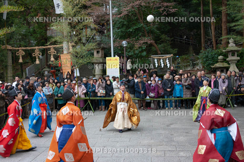 大阪府　枚岡神社　蹴鞠奉納