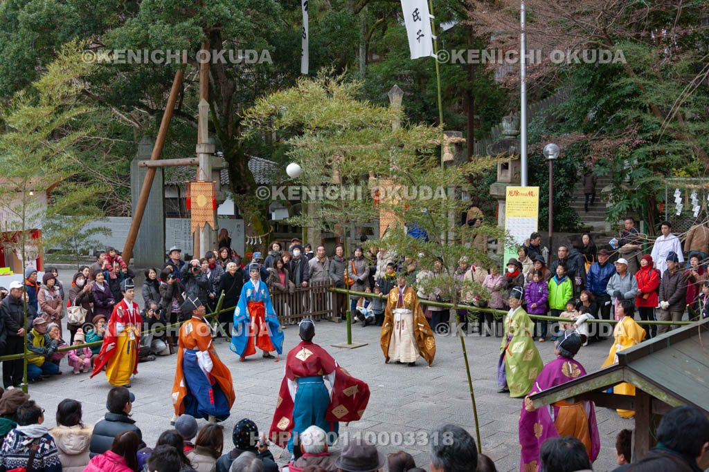 大阪府　枚岡神社　蹴鞠奉納