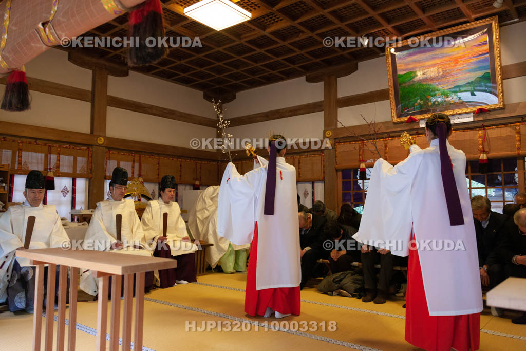 大阪府　枚岡神社　梅花祭　神楽奉奏
