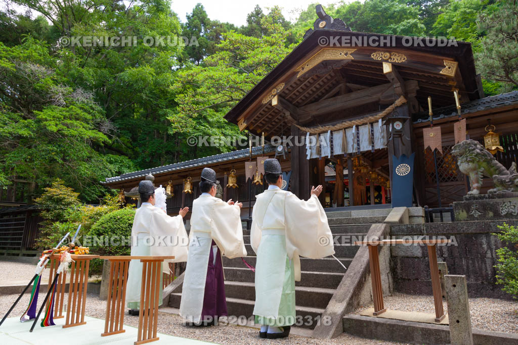 大阪府　枚岡神社　平国祭　二礼二拍手一礼