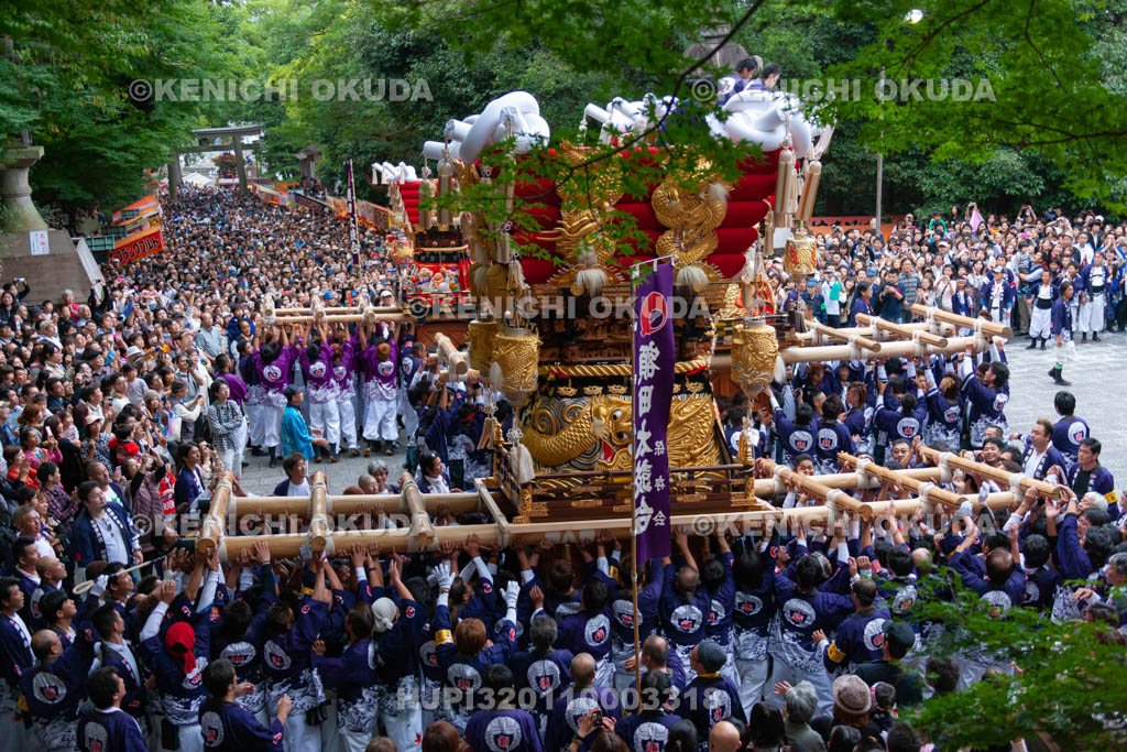 大阪府　枚岡神社　秋郷祭　太鼓台中担　差し上げ