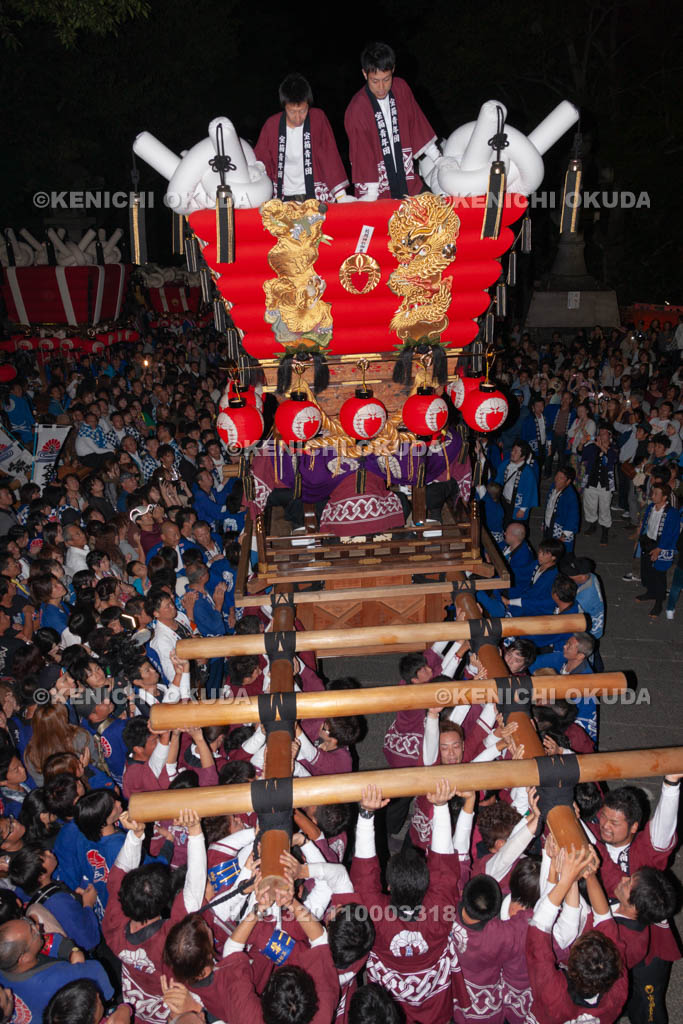 大阪府　枚岡神社　秋郷祭　太鼓台中担　差し上げ